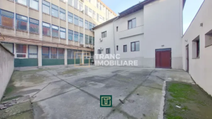 Clădire emblematică rara cu 13 camere pe Calea Victoriei | Ideal locuit/clinică