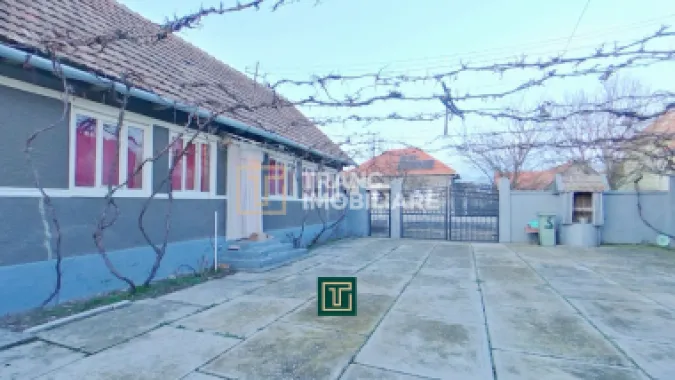 Casă cu 5 camere și teren de 1508 mp în Cermei, jud. Arad