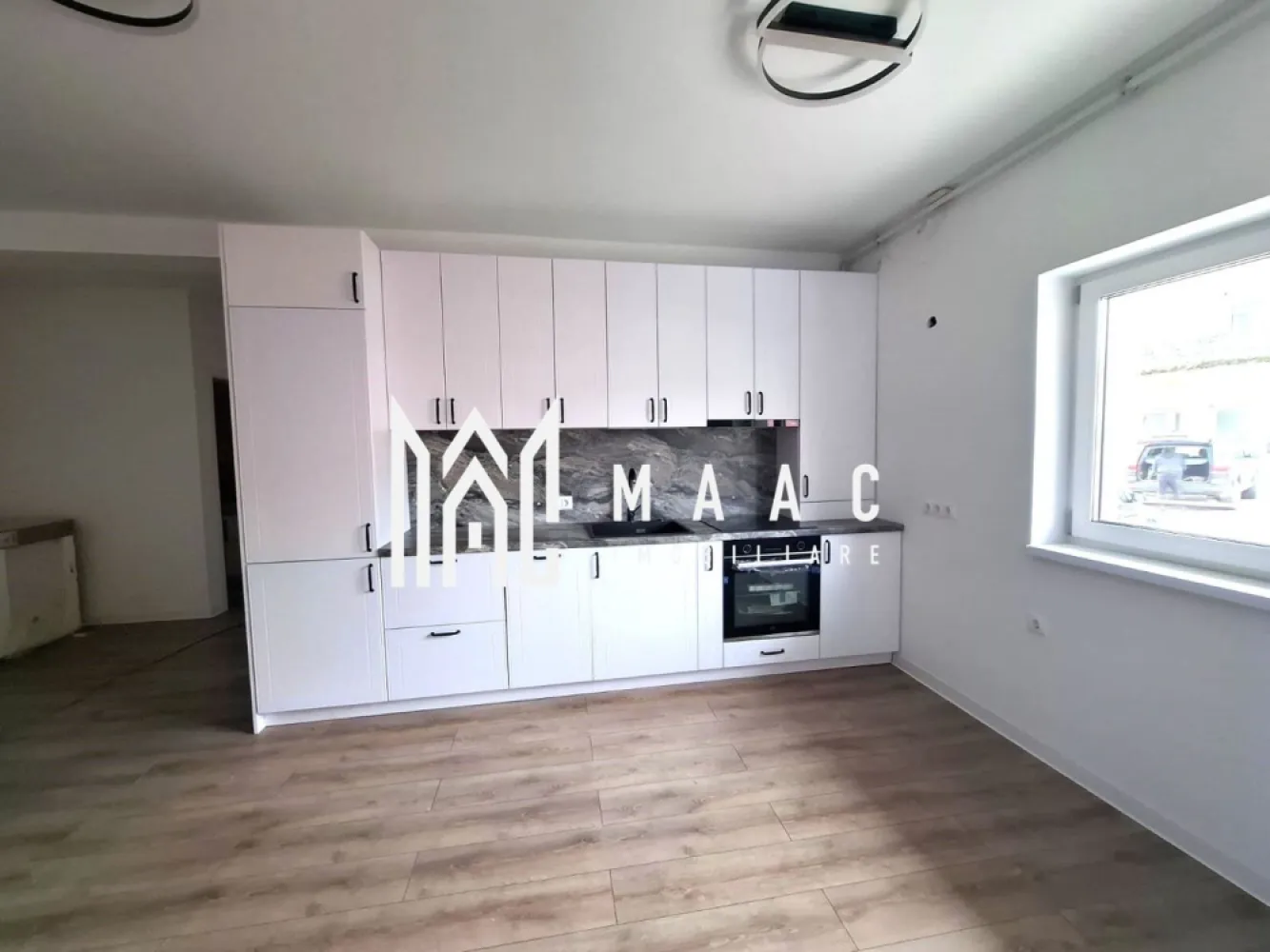 Apartament 2 camere | Parter | Selimbar | Curte - MAAC Imobiliare va invita sa descoperiți confortul și relaxarea într-un apartament primitor cu 2 camere situat in Selimbar, perfect pentru cei care apreciază accesibilitatea și amenajările moderne. Cu o suprafață generoasă de 60.8 mp, acest apartament oferă un spațiu inteligent compartimentat, ideal pentru un cuplu sau o familie. Apartamentul detine o curte privata de 40 mp si un loc de parcare Pentru mai multe detalii, va rugam specificati ID: CP1348526 }}