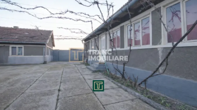 Casă cu 5 camere și teren de 1508 mp în Cermei, jud. Arad