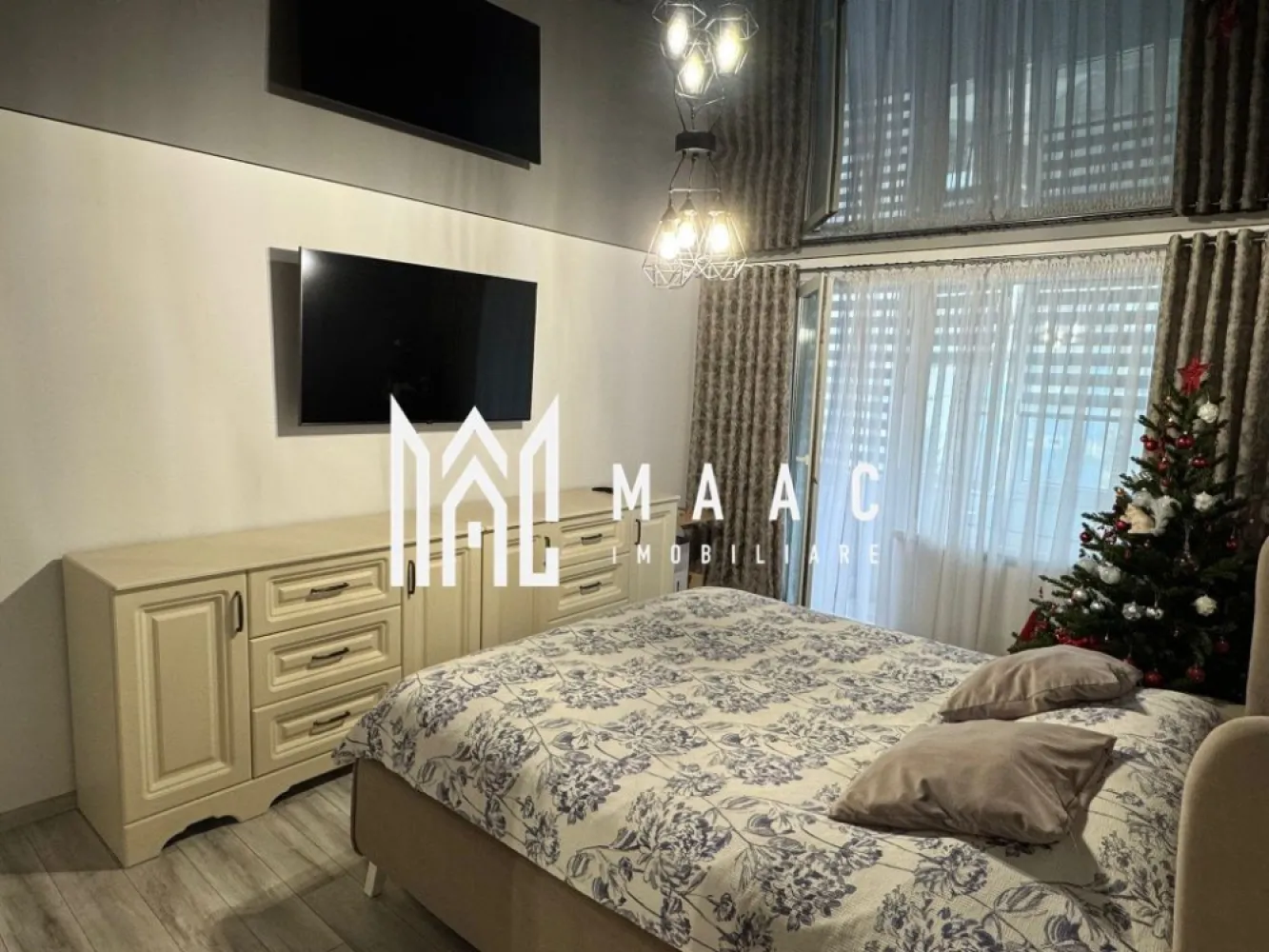 Apartament 2 camere | 54 Mp | Marsa - MAAC Imobiliare vă oferă spre vânzare un apartament modern și complet renovat, situat în Mârșa. Apartamentul dispune de: 2 dormitoare spațioase 1 baie elegantă Living generos, open space cu bucătărie complet utilată Îmbunătățiri și dotări deosebite: Renovare totală, cu finisaje de calitate superioară Mobilat și utilat complet, gata pentru a fi locuit Instalație electrică și sanitară complet noi Feronerie termopană pentru izolație fonică și termică optimă Izolație termică exterioară, ce asigură eficiență energetică Centrala termică proprie pentru confortul termic ideal Acest apartament reprezintă alegerea ideală pentru cei care doresc confort și siguranță într-o locație liniștită, dar accesibilă. Vă invităm să îl vizionați și să descoperiți toate avantajele acestui imobil. Vă rugăm să ne contactați pentru mai multe detalii sau pentru a programa o vizionare specificand ID:CP2301384 }}