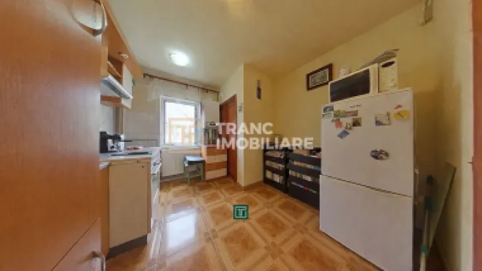 Apartament spațios cu 3 camere de vânzare în Arad – zona Micălaca, Miorița