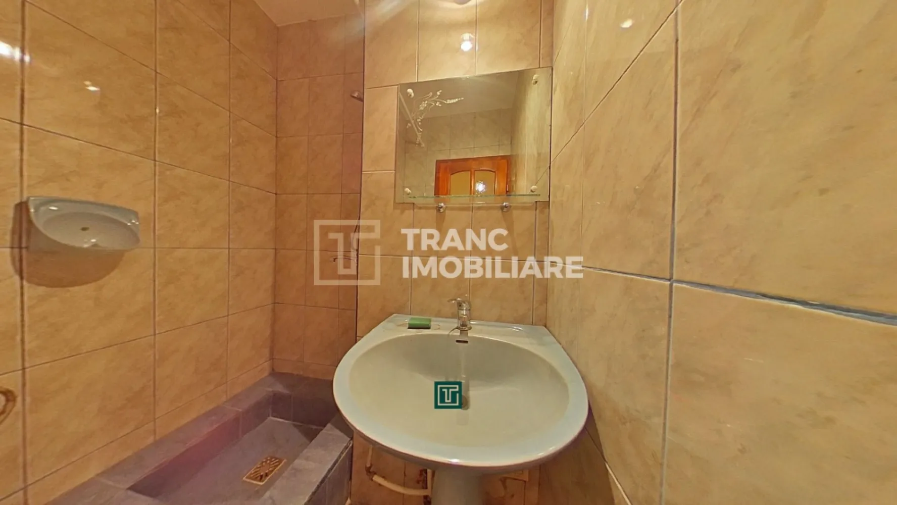Apartament spațios cu 3 camere de vânzare în Arad – zona Micălaca, Miorița