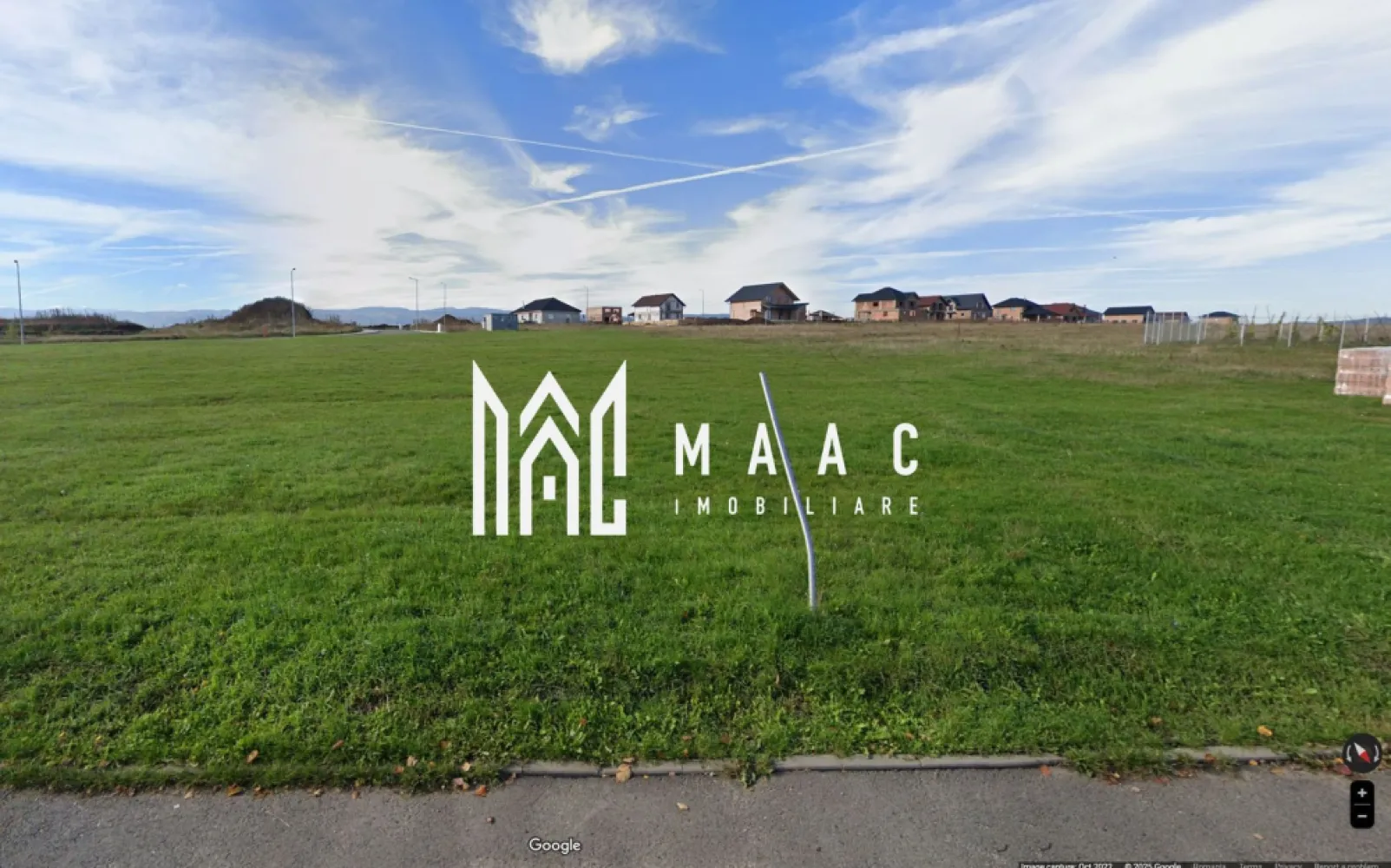 Teren intravilan I 1500mp I Front 36m I DN14 I Slimnic - Descriere: - MAAC Imobiliare vă propune pentru vânzare o adevărată oportunitate pentru afacerea planificată! Caracteristici: - Teren intravilan: Suprafața de 1500 mp, drept, cu deschidere la Drum Național (DN) de 36 m. Localizare: - Situat în localitatea Slimnic, la 15 km distanță de Sibiu. Accesibilitate: - Drum Național cu trafic intens (Sibiu-Sighișoara). Facilități: - Parcare în perimetru. - În vecinătate se găsesc case rezidențiale și companii. - Utilități disponibile în proximitatea unității. Destinație Ideală: - Ideal pentru activități comerciale, benzinărie, pensiune sau alte servicii oferite societății. Concluzie: - Acest teren intravilan din Slimnic reprezintă o oportunitate excelentă pentru dezvoltarea unei afaceri profitabile. Cu o localizare strategică și acces facil, această proprietate este perfectă pentru diverse activități comerciale sau de servicii. - Contactați-ne pentru a discuta detaliile acestei oferte imobiliare deosebite și pentru a profita de această oportunitate unică! ID: CP2301132 }}