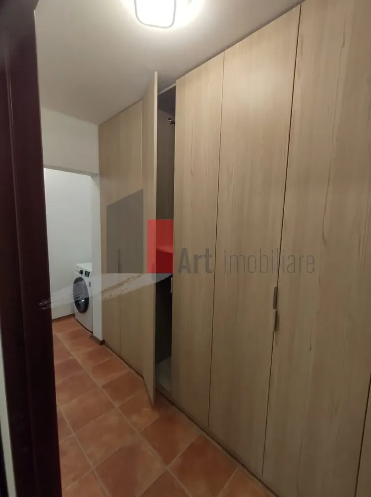 Prima închiriere apartament decomandat 3 camere - Bd. Lacul Tei -Parcul Circului