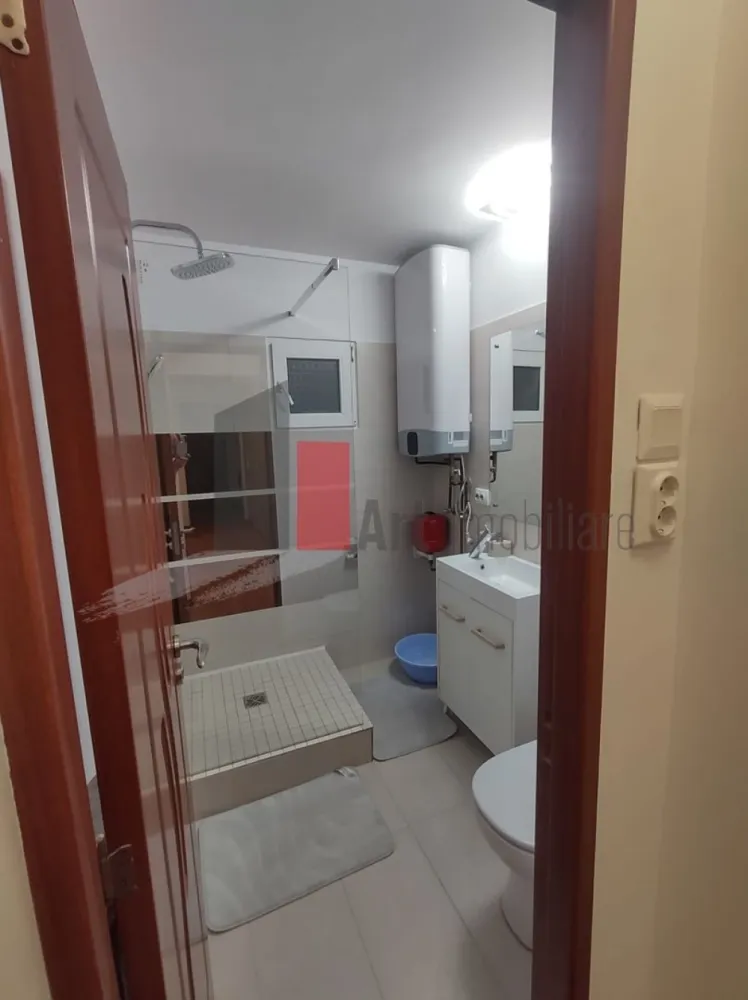 Prima închiriere apartament decomandat 3 camere - Bd. Lacul Tei -Parcul Circului