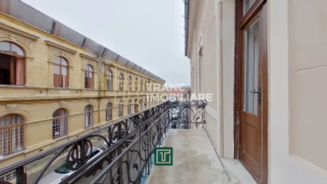 Apartament cu personalitate cu 2 camere cu terasă în centrul Aradului