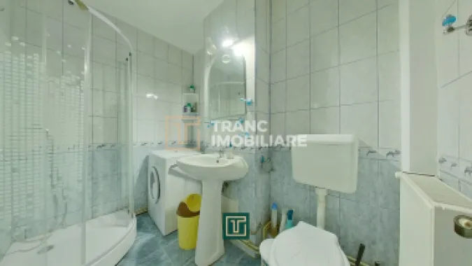 Apartament spatios cu 2 camere la et 2 la Podgoria