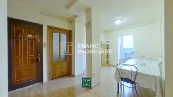 Apartament spatios cu 2 camere la et 2 la Podgoria
