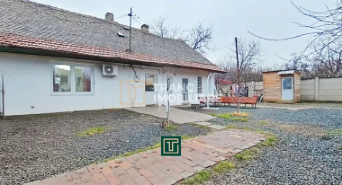 Casă primitoare cu 3 camere, teren generos și acces privat – Aradul Nou