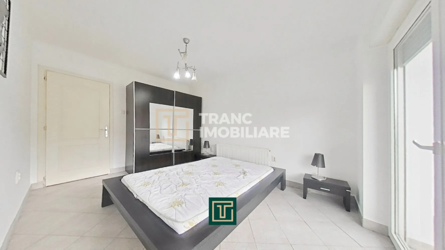 Apartament 2 camere de închiriat – Bulevardul Revoluției, Arad | Locație premium