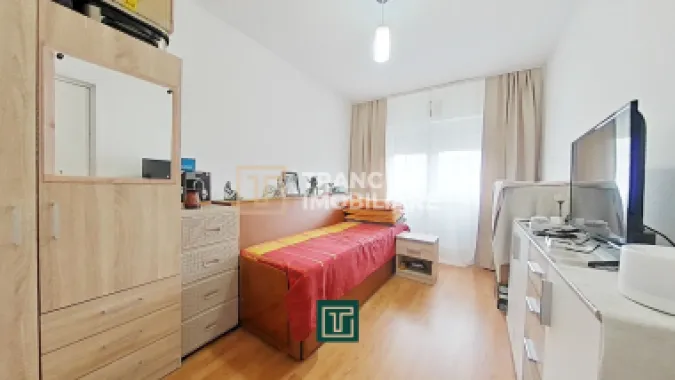 Apartament 3 camere de vânzare – Aurel Vlaicu (zona X-uri), Arad