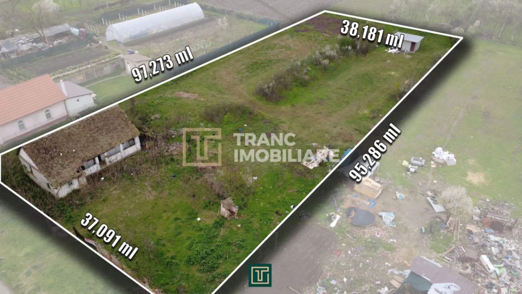 Teren intravilan 3.593 mp de vânzare în Parța - Vă prezentăm spre vânzare un teren intravilan cu o suprafață generoasă de 3.593 mp, situat în localitatea Parța, într-o zonă de case liniștită și bine cotată. Proprietatea dispune de un front stradal de 37 ml, oferind multiple posibilități de dezvoltare și acces facil.

Terenul este amplasat la aproximativ 500 de metri de Primărie, ceea ce îi conferă o poziționare excelentă în cadrul localității, cu acces rapid către principalele puncte de interes. Pe teren se află o construcție veche, care necesită demolare, însă acest aspect reprezintă un avantaj pentru cei care își doresc să dezvolte un proiect nou, fără constrângeri.

Un mare plus al proprietății îl reprezintă utilitățile, care se află la aproximativ 5 metri de teren: curent, apă, canalizare și gaz, facilitând astfel racordarea rapidă și costuri reduse pentru viitorul proiect.

Datorită dimensiunii sale impresionante, terenul este ideal atât pentru construirea unei locuințe individuale spațioase, cât și pentru investiții imobiliare, fiind pretabil pentru parcelare și dezvoltarea unui mic ansamblu de case. Zona este una foarte bună, în continuă dezvoltare, cu potențial ridicat de creștere a valorii în timp.

Această proprietate reprezintă o oportunitate excelentă pentru investitori sau pentru cei care își doresc să construiască într-un cadru liniștit, dar bine conectat.

Pentru mai multe detalii sau pentru programarea unei vizionări, vă stăm cu drag la dispoziție!