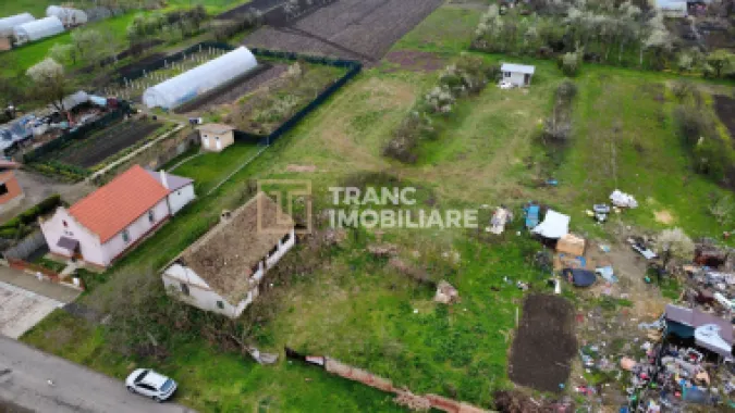 Teren intravilan 3.593 mp de vânzare în Parța