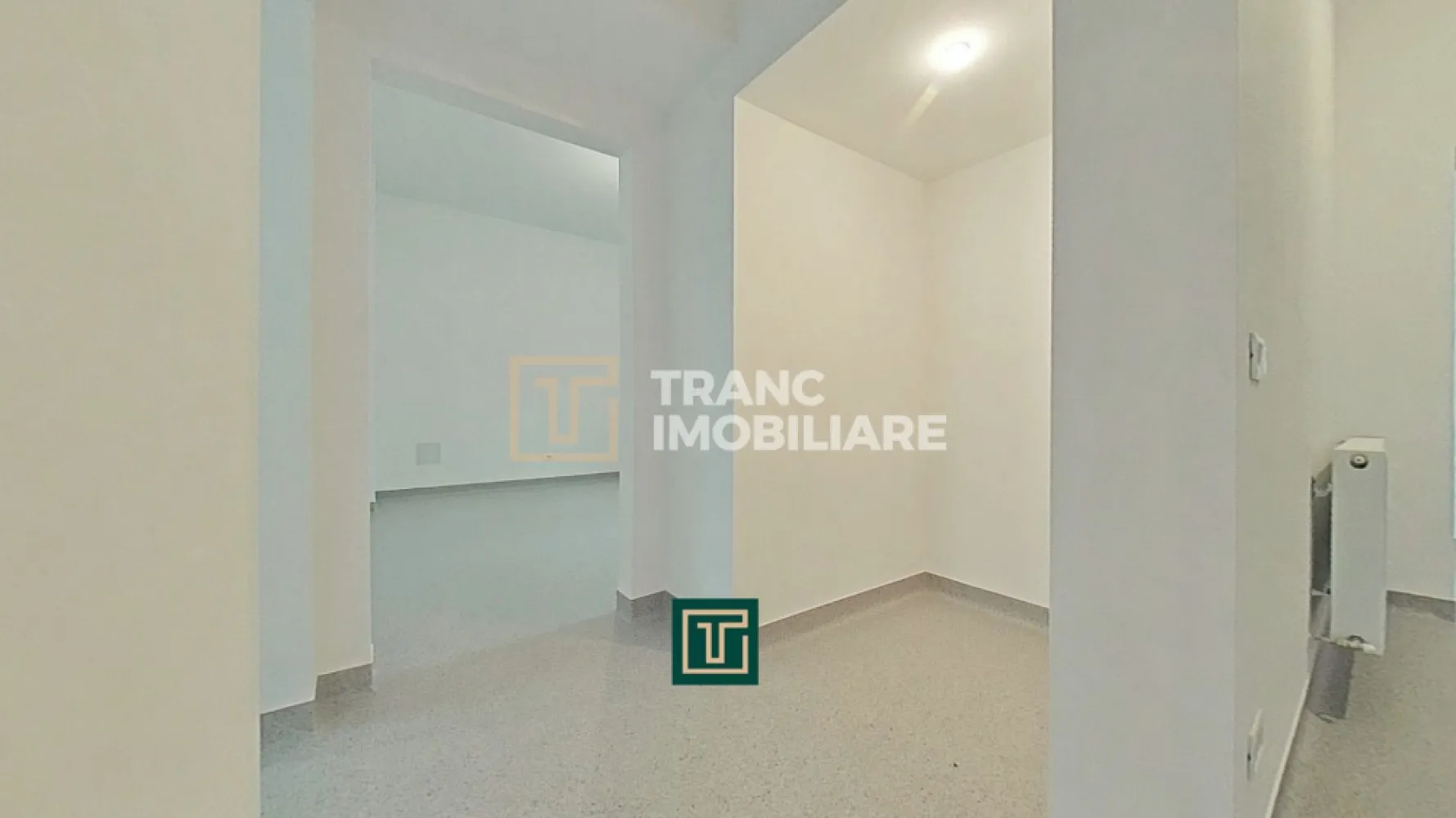 Spațiu comercial de închiriat, renovat recent – zonă centrală, lângă Piața Mică,