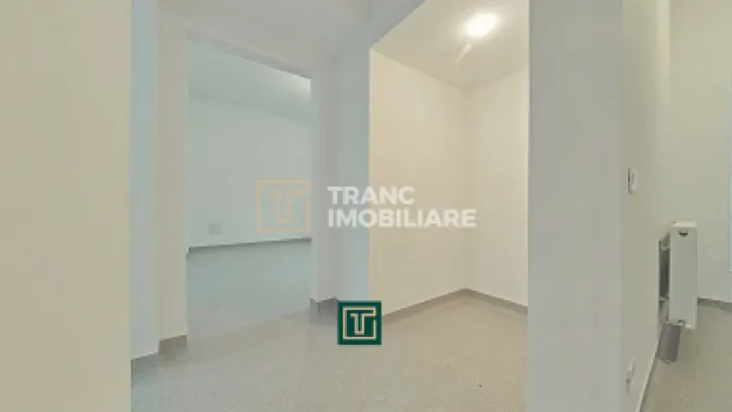 Spațiu comercial de închiriat, renovat recent – zonă centrală, lângă Piața Mică,