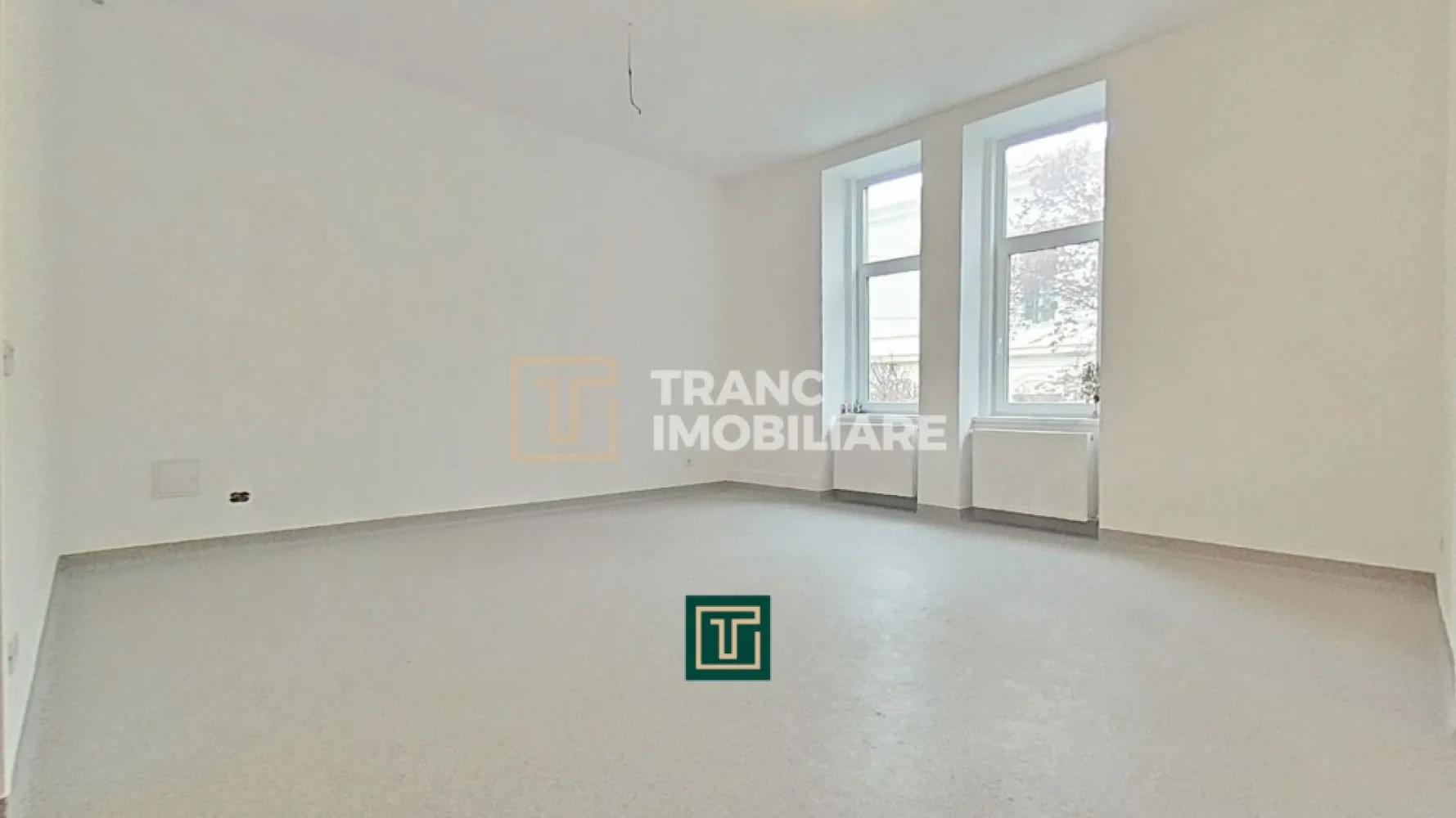 Spațiu comercial de închiriat, renovat recent – zonă centrală, lângă Piața Mică,