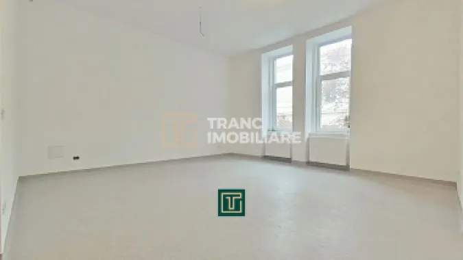 Spațiu comercial de închiriat, renovat recent – zonă centrală, lângă Piața Mică,