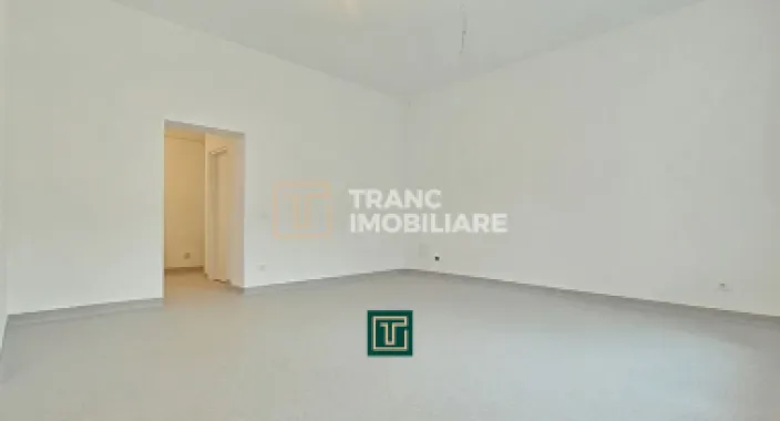 Spațiu comercial de închiriat, renovat recent – zonă centrală, lângă Piața Mică,