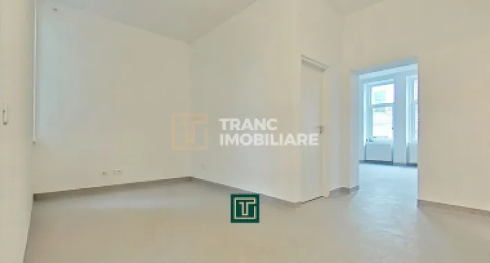 Spațiu comercial de închiriat, renovat recent – zonă centrală, lângă Piața Mică,