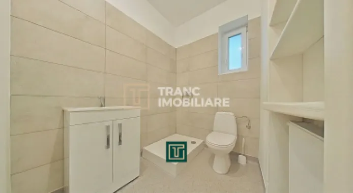 Spațiu comercial de închiriat, renovat recent – zonă centrală, lângă Piața Mică,