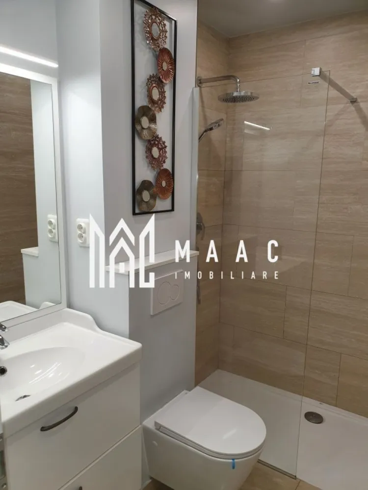 Apartament 3 camere I Balcon I Zona Garii - MAAC imobiliare va propune un apartament cu 3 camere, situat în zona Gării, care vă oferă tot ce aveți nevoie pentru un trai relaxat, chiar în inima orașului. Împărțirea spațioasă și luminoasă creează o atmosferă primitoare, iar vecinătatea Gării face ca accesul în orice colț al Sibiului să fie rapid și ușor. Indiferent că sunteți un cuplu activ sau o familie care caută un loc de închiriat, acest apartament vă va cuceri! Apartamnrul va fi disponibil cu data de 05.02.2025 Ce oferă apartamentul: 3 camere generoase, pline de lumină naturală Un living ideal pentru serile liniștite acasă Dormitoare confortabile, perfecte pentru odihnă Bucătărie complet echipată și spațioasă Baie modernă, renovată Beneficii: Locație excelentă, aproape de toate punctele importante ale orașului Acces rapid la transportul în comun, supermarketuri și restaurante Atmosferă calmă și primitoare, perfectă pentru relaxare. Pentru detalii suplimentare sau pentru a programa o vizionare,specificati telefonic ca a-ti vazut anuntul cu ID:CP2295925 }}