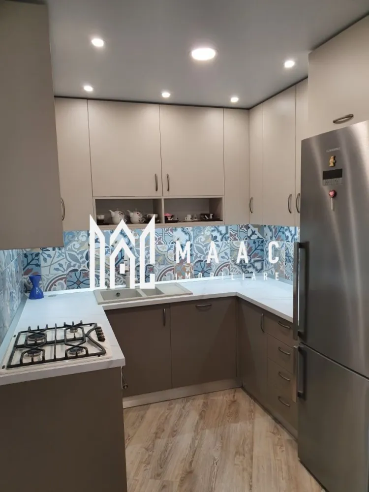 Apartament 3 camere I Balcon I Zona Garii - MAAC imobiliare va propune un apartament cu 3 camere, situat în zona Gării, care vă oferă tot ce aveți nevoie pentru un trai relaxat, chiar în inima orașului. Împărțirea spațioasă și luminoasă creează o atmosferă primitoare, iar vecinătatea Gării face ca accesul în orice colț al Sibiului să fie rapid și ușor. Indiferent că sunteți un cuplu activ sau o familie care caută un loc de închiriat, acest apartament vă va cuceri! Apartamnrul va fi disponibil cu data de 05.02.2025 Ce oferă apartamentul: 3 camere generoase, pline de lumină naturală Un living ideal pentru serile liniștite acasă Dormitoare confortabile, perfecte pentru odihnă Bucătărie complet echipată și spațioasă Baie modernă, renovată Beneficii: Locație excelentă, aproape de toate punctele importante ale orașului Acces rapid la transportul în comun, supermarketuri și restaurante Atmosferă calmă și primitoare, perfectă pentru relaxare. Pentru detalii suplimentare sau pentru a programa o vizionare,specificati telefonic ca a-ti vazut anuntul cu ID:CP2295925 }}