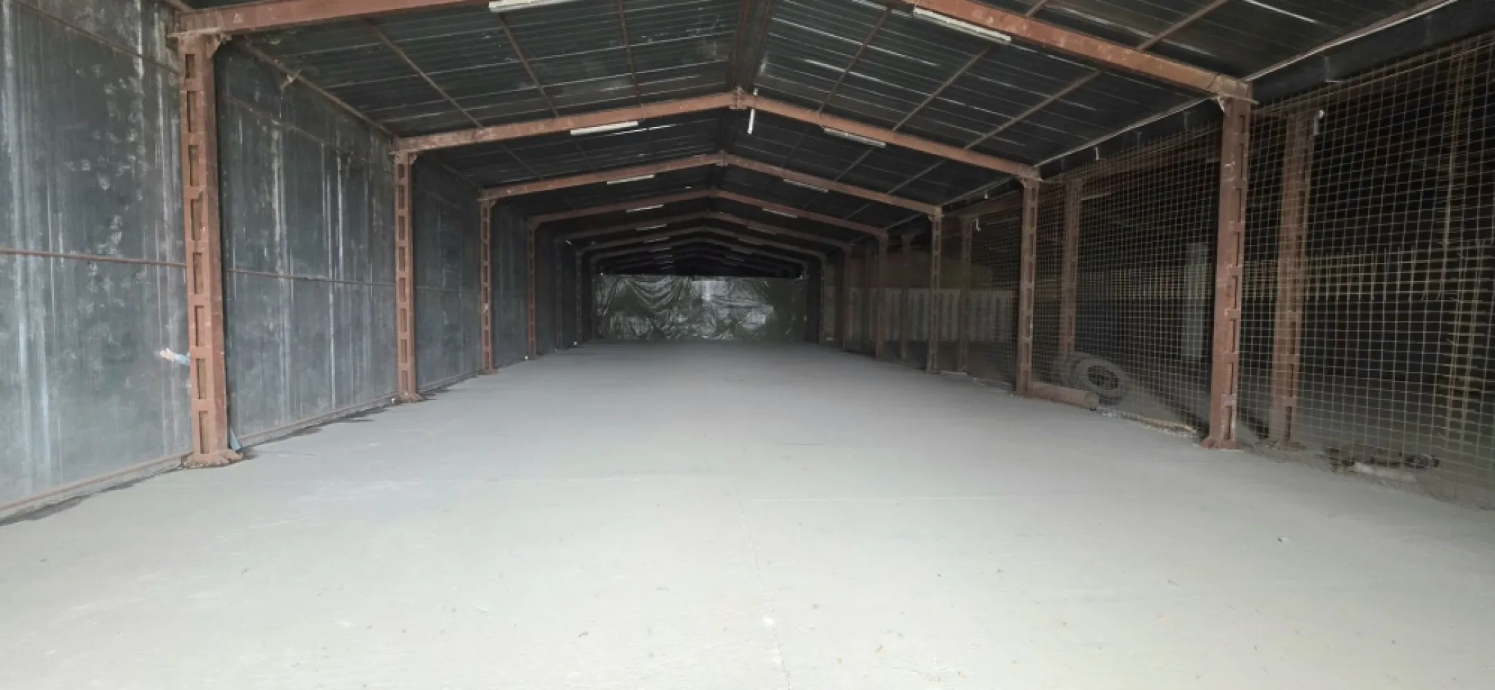 Popesti Centura spatiu depozitare 450 -2000 mp - K Imobiliare propune in zona Popesti Leordeni linia de Centura hala industriala 2000 mp cu posibiliate de compartimentare minim 450 mp .
Chiria 3.5 euro/mp