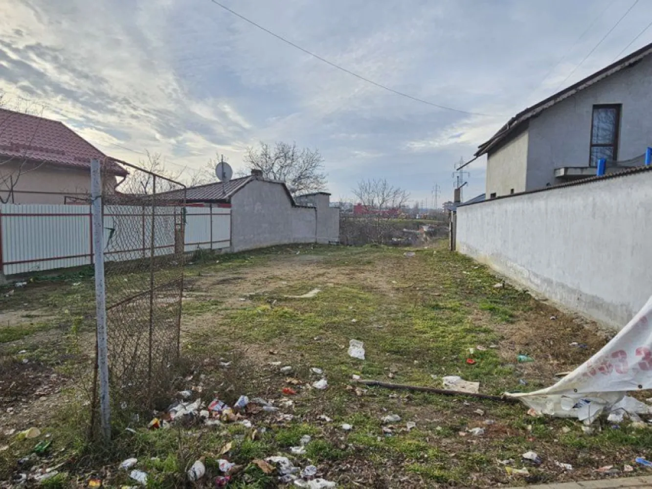 Catelu Ilfov de vanzare teren 1300 mp - K Imobiliare propune spre vanzare in zona A2 Catelu in apropiere de Metrou Anghel Saligny teren intravilan suprafata 1300 mp deschidere la strada cu toate utilitatile.