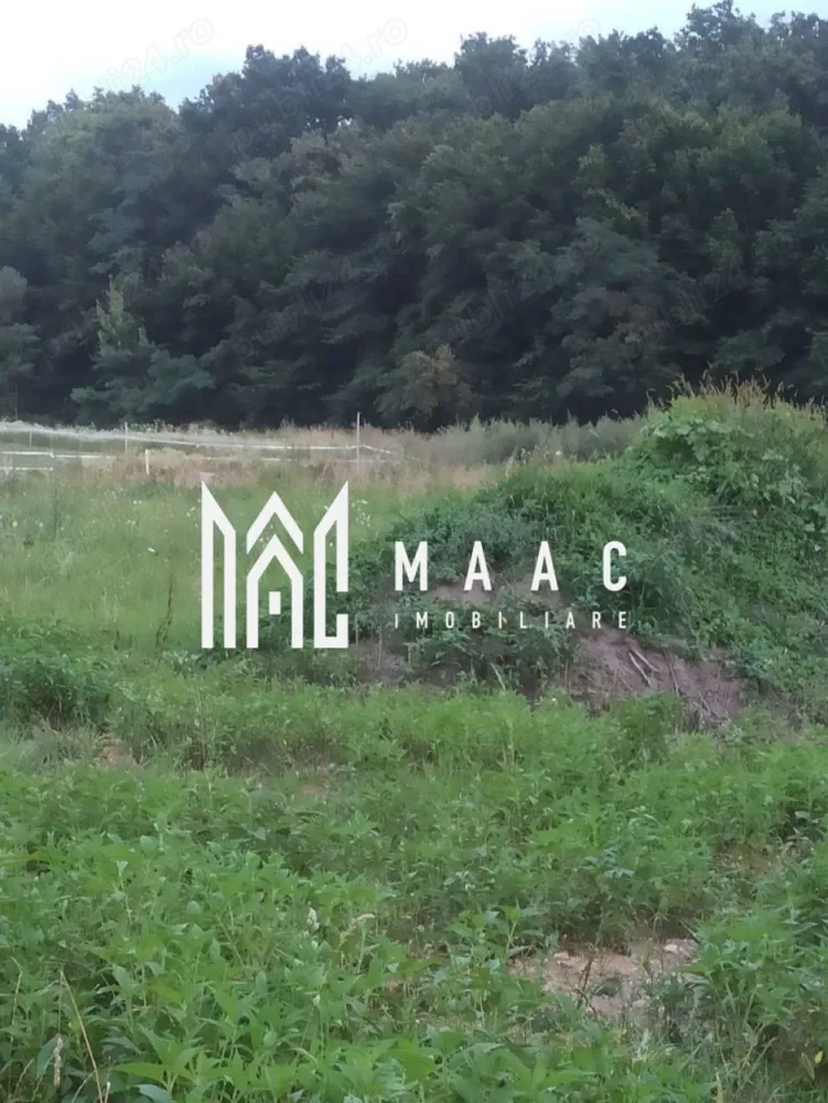 Teren intravilan I 750mp I PUZ I Urbanism I Selimbar - Compania MAAC Imobiliare vă oferă spre vânzare un teren intravilan situat in cartierul Tineretului, Selimbar , ideal pentru constructia unei case, respectiv doua imobile rezidentiale, conform certificatului de urbanism, regim de inaltime D+P+E sau P+E+M .Cu o suprafata de 750 mp,acest teren beneficiaza de un PUZ aprobat si de certificat de urbanism care confirma posibilitatea construirii locuintelor mai sus mentionate ,facandu-l o oportunitate excelenta pentru investitie. Amplasament ideal la sosea,terenul ofera acces facil si vizibilitate excelenta, cu o deschidere generoasa de 22 m .Proximitatea fata de padure ofera un cadru natural linistit si aer curat, perfect pentru o locuinta confortabila si relaxanta. Merita vizionat si cumparat,fiind o oferta care îmbina perfect localizarea strategica,documentatia completa si potentialul ridicat de dezvoltare. Pentru mai multe detalii precizati telefonic ca ati vazut anuntul cu ID: CP2291264 }}