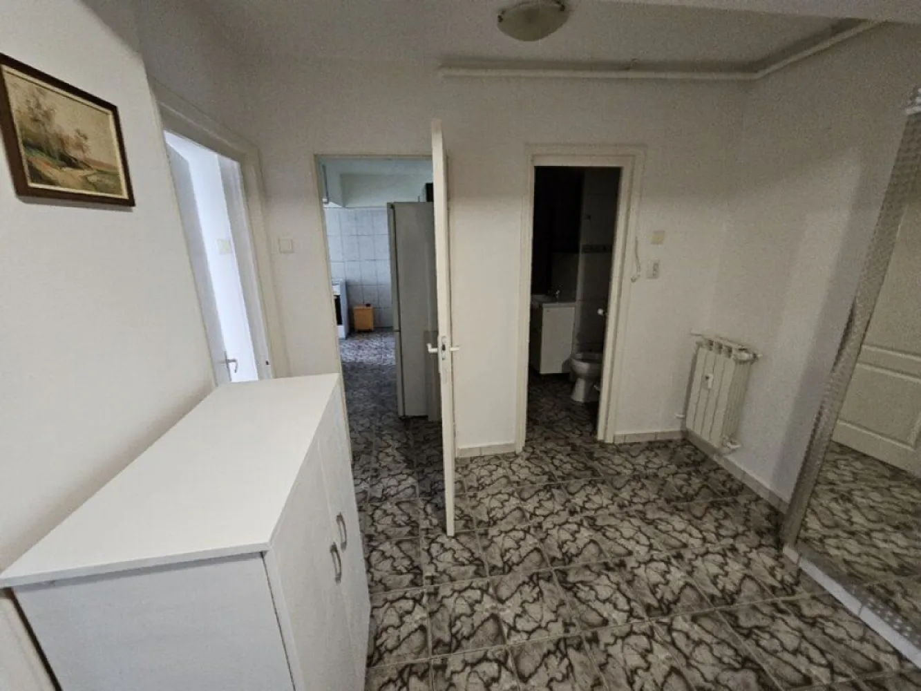 Unirii Alba Iulia de inchiriat apartament 2 camere mobilat - K Imobiliare propune in zona Unirii Alba Iulia magazin Naturalia, ap. 2 camere, etaj 1, suprafata 72 mp, mobilat, utilat, ideal locuit .