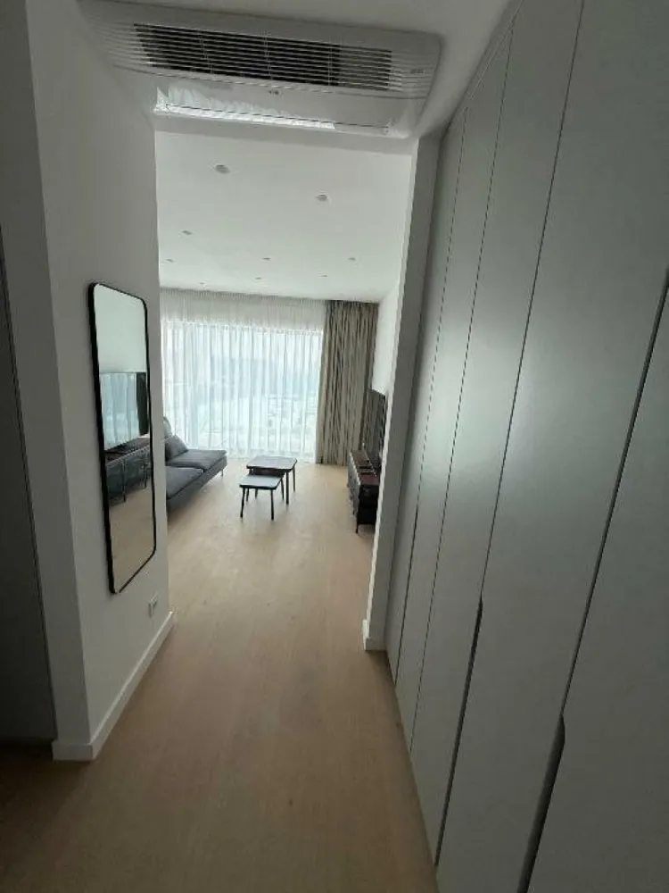 BRASADAS închiriază ap 2 cam Aviatiei et 7/10 langa metrou. - Agenția imobiliara BRASADAS închiriază apartament 2 camere în Aviatiei, aproape de clădirile de birouri de pe Pompeiu, la doar 3 minute de mers pe jos de Promenada Mall şi 5 minute de metrou. Apartamentul este la etajul 7, într-un bloc nou finalizat în 2024.Dacă ai maşină, vei aprecia că închirierea apartamentului include şi loc de parcare subteran. Ansamblul beneficiază de o curte interioară frumos amenajată peisagistic, cu barieră pentru un plus de siguranţă. De asemenea, scara clădirii dispune de recepţie şi paznic 24/7. Oferă-ţi confortul, siguranţa şi accesibilitatea de care ai nevoie! Nu rata această oportunitate!
Pentru mai multe oferte accesați www.brasadas.com.