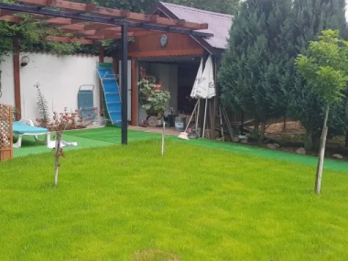 Afumati vila 8 camere , teren 1300 mp , piscina
