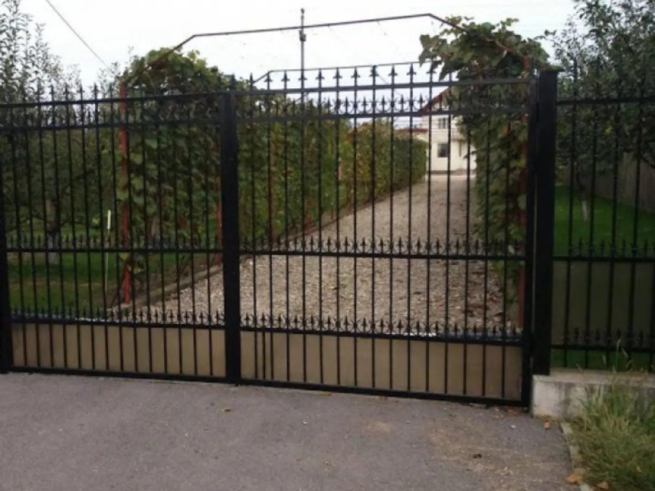 Ciopani vila 5 camere teren 4000 mp