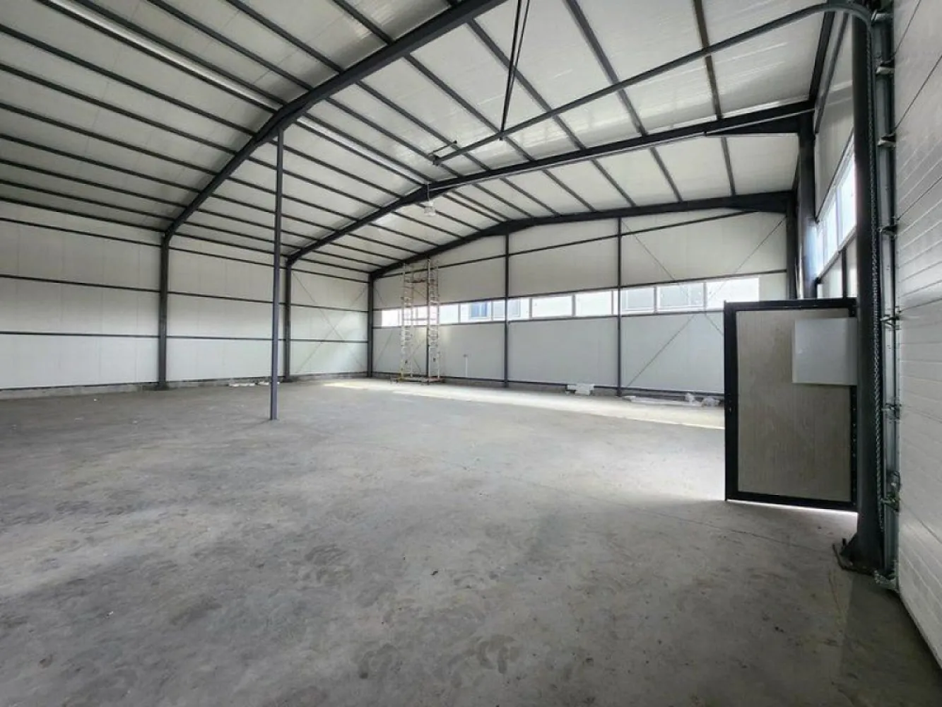 Pantelimon hala noua 500 mp - K Imobiliare propune in zona Pantelimon hala metalica panouri sandwichi constructie noua 2024, suprafata 500 mp , inaltime 6 m, curte 300 mp platforma betonata , acces tir.