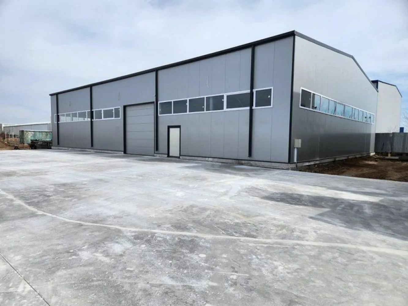 Pantelimon hala noua 500 mp - K Imobiliare propune in zona Pantelimon hala metalica panouri sandwichi constructie noua 2024, suprafata 500 mp , inaltime 6 m, curte 300 mp platforma betonata , acces tir.