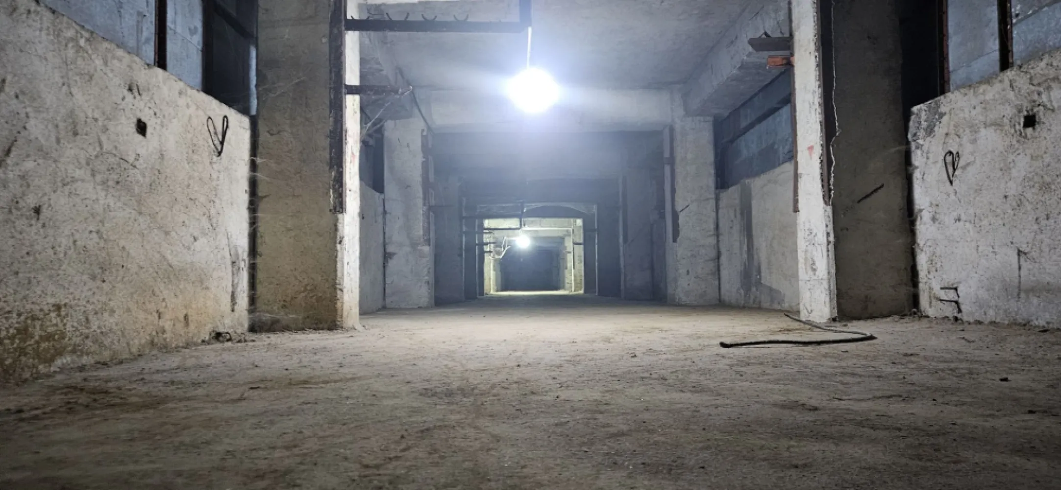 Drumul intre Tarlale spatiu 700 mp - Depozit cu suprafata de 700 mp situat in zona Theodor Pallady din bucuresti. Spatiul este compartimentat compartimentat in 1camere. Este situat la etajul demisol intr-o cladire construita in anul 1980 el este recomandat pentru spatiu logistic.