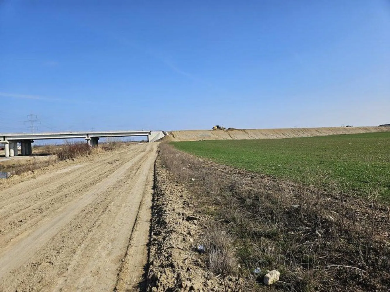 Teren intravilan 5000 mp de vânzare Cheiul Dâmboviței apropiere A2