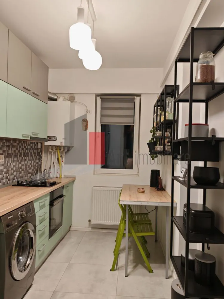 Apartament cu 2 camere de vanzare -Pacii-cu centrala-mobilat si utilat