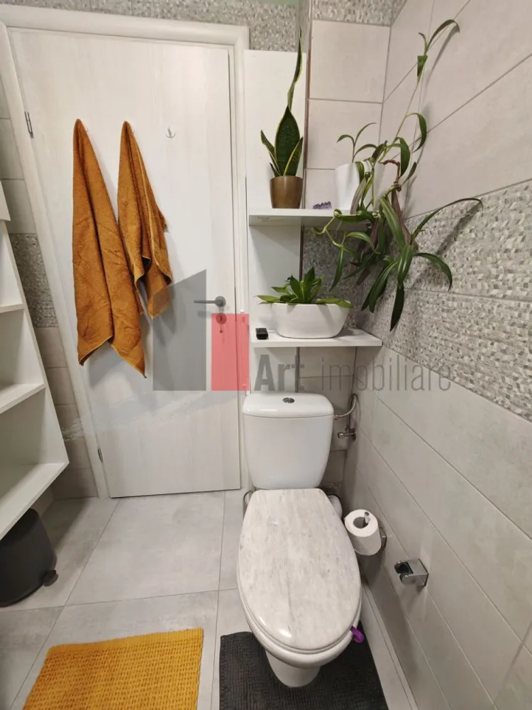 Apartament cu 2 camere de vanzare -Pacii-cu centrala-mobilat si utilat