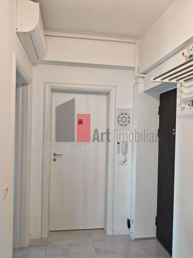 Apartament cu 2 camere de vanzare -Pacii-cu centrala-mobilat si utilat