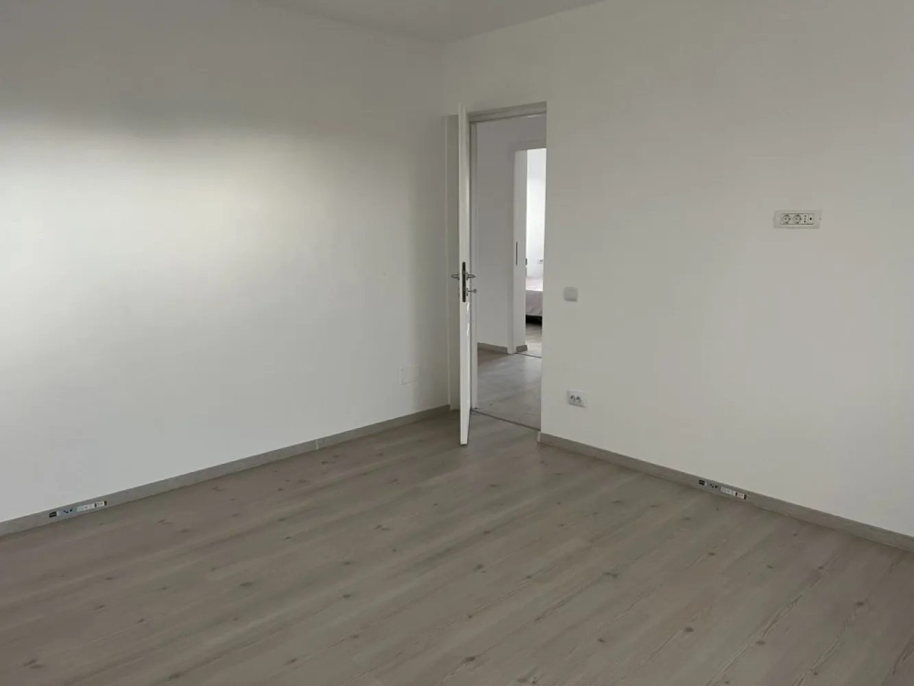 Casă de vânzare 4 camere– Glina, zonă nouă, construcție 2023