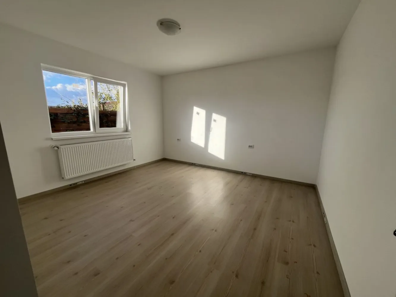 Casă de vânzare 4 camere– Glina, zonă nouă, construcție 2023