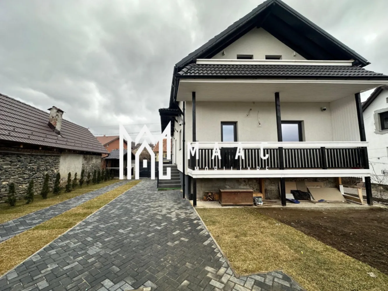 Casă 6 camere I 4 băi I 150mpu I Curte I Sebesu de Sus