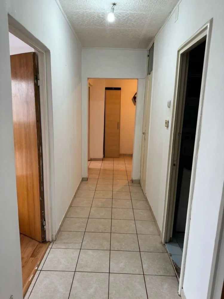 BRASADAS vinde ap 2 cam 57mp et 10/10 Gorjului. - Agenția BRASADAS vinde apartament DECOMANDAT cu 2 cam situat langa Metrou Gorjului la etajul 10/10.
Blocul nu este izolat termic, Construit in 1983
In bloc au fost inlocuite absolut toate conductele de apa, canal, caldura, gaz.
Liftul este si el reinoit complet
Terasa blocului este refacuta si nu au fost niciodata probleme
Apa are presiune iar incalzirea este la pausal.
Ap are balconul inchis cu termopan
Apometrele si contorul de lumina sunt noi
Ap are cadastru si intabulare
Pentru mai multe oferte accesați www.brasadas.com.