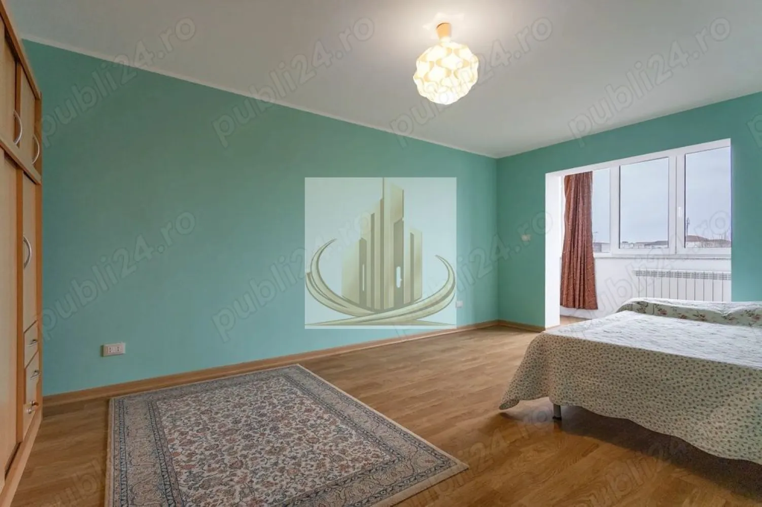 Apartament 3 camere decomandat | Zona Lipovei | Et 2 | Investitie - 🏡 Grand Mobilis Imobiliare vă propune spre vânzare un apartament superb cu 3 camere, decomandat, situat în zona Lipovei, în apropiere de Strada Holdelor – o locație excelentă, apreciată pentru accesibilitate, liniște și proximitatea față de toate punctele importante ale orașului.

📍 Apartamentul este amplasat la etajul 2 din 4 și dispune de o suprafață totală de 61 mp (55 mp utili + 2 balcoane însumând 6 mp), remarcându-se prin compartimentarea eficientă și funcțională, ideală pentru confortul unei familii.

✨ Proprietatea impresionează prin renovarea completă realizată cu materiale premium din Italia, finisajele moderne și atmosfera elegantă. Totul este NOU, iar apartamentul nu a fost locuit după renovare.

✔️ Compartimentare decomandată
✔️ Instalații electrice și sanitare schimbate integral
✔️ Centrală termică proprie
✔️ Electrocasnice noi
✔️ 2 balcoane
✔️ Finisaje moderne și materiale de calitate superioară

🏠 Apartamentul este ideal atât pentru o familie care își dorește confort și acces rapid către facilități, cât și pentru investiție, având un potențial ridicat de închiriere datorită poziției excelente și cererii mari din zonă.

📍 În imediata apropiere regăsim:
• școli și grădinițe
• supermarketuri și magazine
• sală de fitness
• mijloace de transport în comun
• acces rapid către arterele principale ale orașului
• Iulius Town și alte puncte de interes major

💶 Preț: 119.990 Euro negociabil

📲 Pentru detalii suplimentare și programarea unei vizionări, echipa Grand Mobilis Imobiliare va sta la dispozitie!