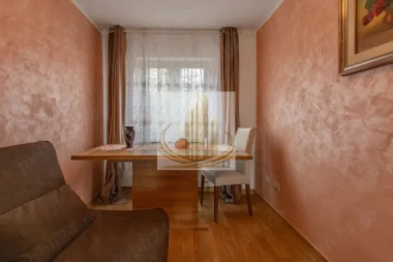 Apartament 3 camere decomandat | Zona Lipovei | Et 2 | Investitie