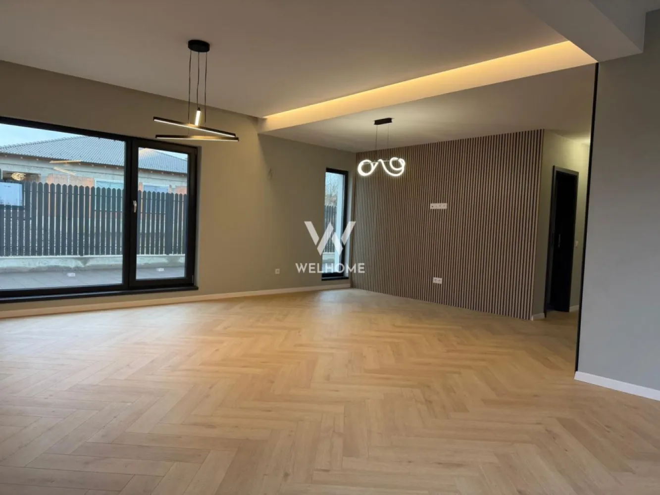 Apartament la Vila, 4 camere si gradina privata - Apartament la Vila, Proiect Premium in Cartierul Arhitectilor, Sibiu

!!! Locuințe premium pentru un trai deosebit !!!

Proiect nou si exclusivist, cu doar 4 apartamente de 2, 3 și 4 camere, concepute pentru confortul și stilul tău de viață.

Puncte forte:

✅ Izolație cu vată bazaltică de 10 cm pentru confort termic maxim
✅ Balustrade din sticlă securizată pentru un design modern și siguranță
✅ Supraveghere video non-stop pentru siguranța ta și a familiei tale
✅ Încălzire în pardoseală – confortul suprem în fiecare cameră
✅ Geamuri premium cu 3 foi de sticlă + 3 garnituri pentru izolare fonică și termică excelentă
✅ Centrală termică Bosch în condensare, eficientă și economică
✅ Iluminat exterior pentru un ambient plăcut și sigur
✅ Balcoane și terase hidroizolate pentru durabilitate și protecție în timp
✅ Finisaje de înaltă calitate, care aduc un plus de eleganță fiecărui detaliu

Compartimentare: 115mpu impartiti in 3 dormitoare fiecare prevazute cu baie proprie si dressing, Living, Bucatarie, baie de serviciu, terasa acoperita si gradina privata de aprox 200 mp la exterior!! (vezi schita)

Predare: Unitatea locativa in lucru cu termen de receptie in Decembrie 2025, LA CHEIE!

Pret: 203.800 Euro + TVA
Contact:Cosmin-0743292794