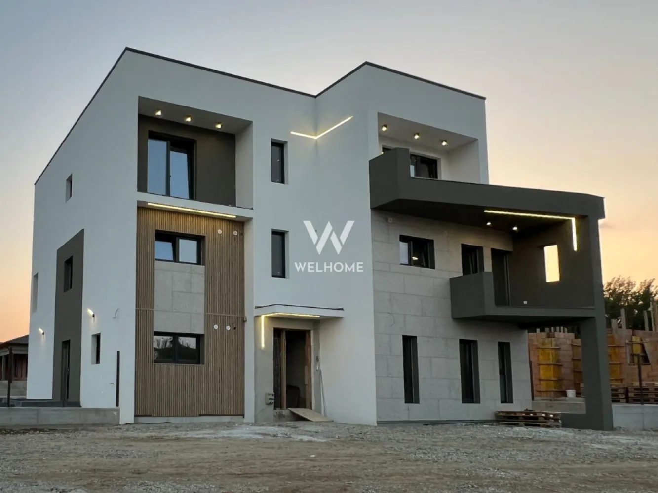 Apartament la Vila, 4 camere si gradina privata