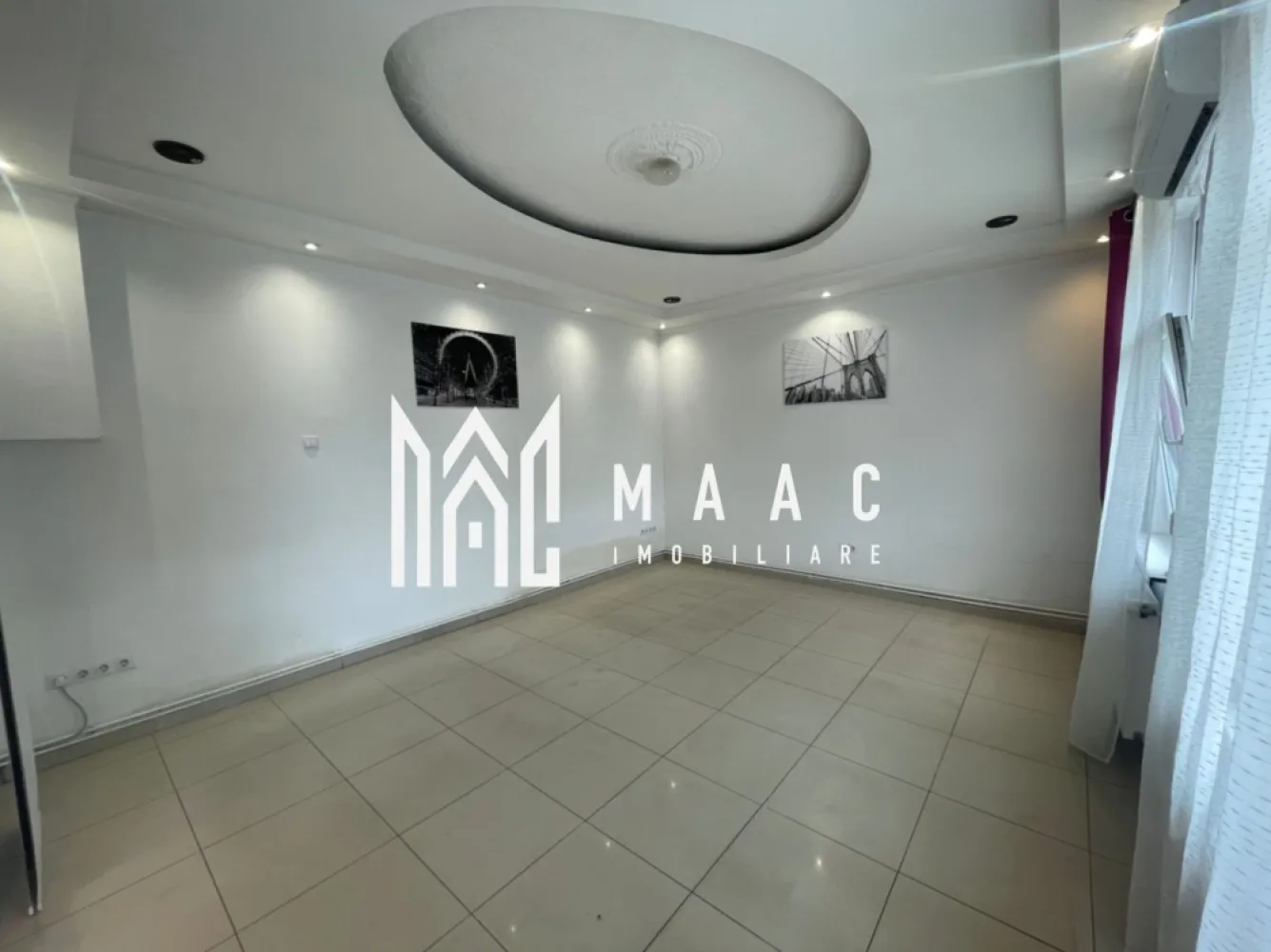 Spatiu comercial stradal | 48mp | Ideal salon, magazin sau servicii - MAAC Imobiliare vă propune spre închiriere un spațiu comercial situat în zona Lazaret, Sibiu, cu o suprafață utilă de 48 mp, ideal pentru birou, salon, cabinet, sau diverse activități comerciale.

Spațiul beneficiază de acces direct din stradă, la parter, într-o zonă cu vizibilitate bună, langa statia de autobuz si trecerea pietonala, fiind compartimentată eficient pentru desfășurarea mai multor tipuri de activități.

Cu o suprafață utilă de 48 mp și este compartimentat în 3 încăperi, beneficiind de 2 băi, si terasa/curte cu acces stradal.

Datorită poziționării și compartimentării, proprietatea reprezintă o alegere potrivită pentru afacerea dumneavoastra.

Pentru mai multe detalii sau programarea unei vizionări, nu ezitați să ne contactați specificand ID: CP3072365